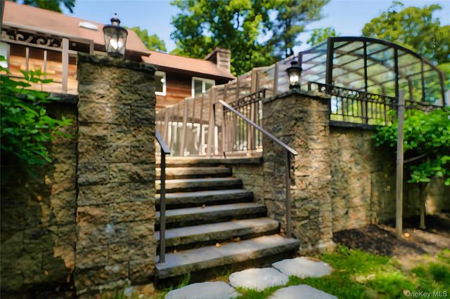 44 Warner Road, Huntington, NY 11743