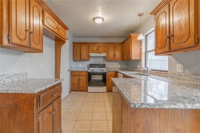 1808 Cimarron Trail, Choctaw, OK 73020