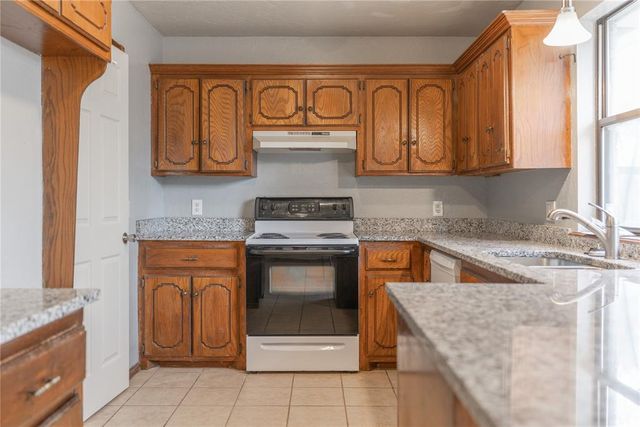 1808 Cimarron Trail, Choctaw, OK 73020