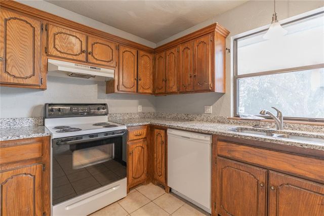 1808 Cimarron Trail, Choctaw, OK 73020