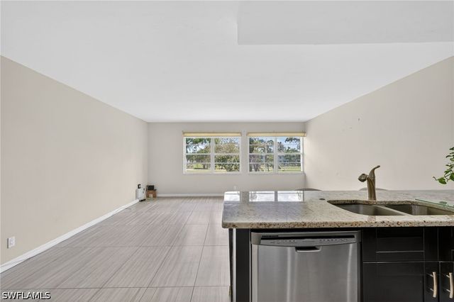 1084 Forest Lakes DR 7205, Naples, FL 34105