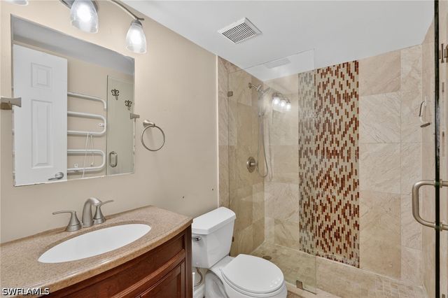 1084 Forest Lakes DR 7205, Naples, FL 34105