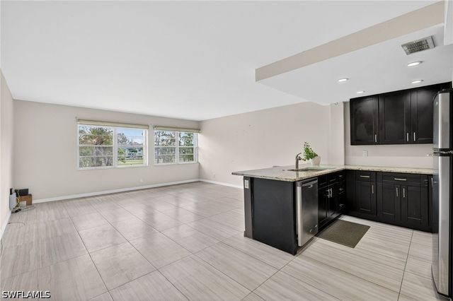 1084 Forest Lakes DR 7205, Naples, FL 34105