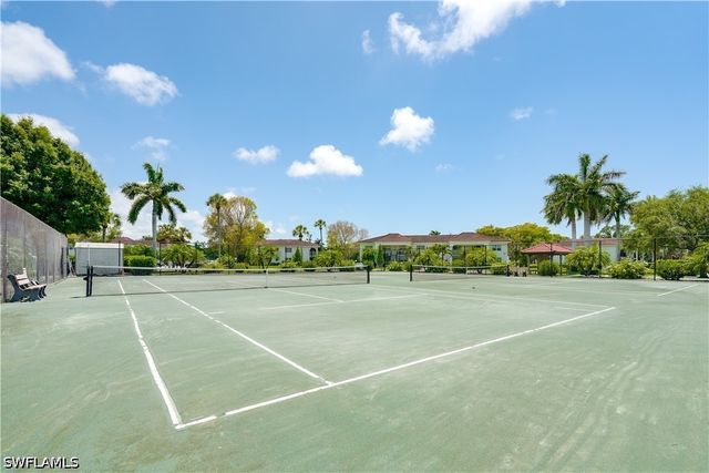 1084 Forest Lakes DR 7205, Naples, FL 34105