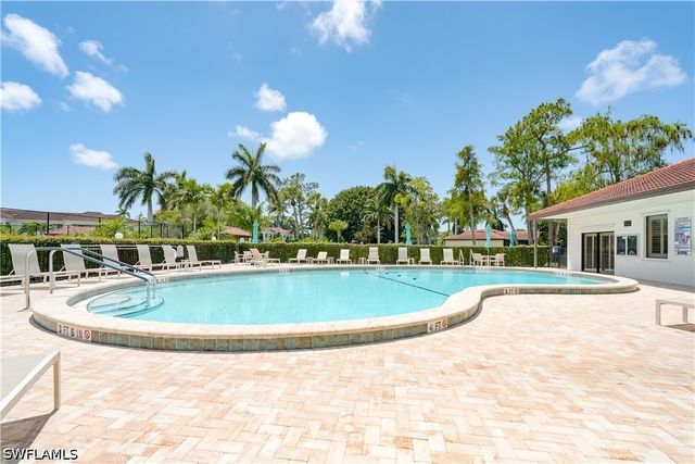 1084 Forest Lakes DR 7205, Naples, FL 34105