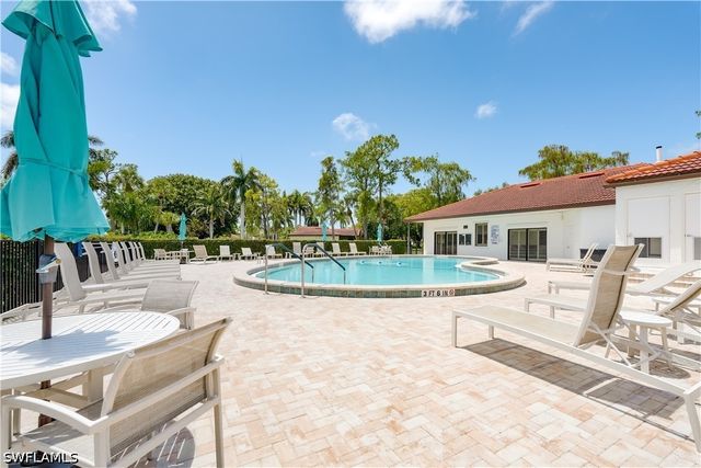 1084 Forest Lakes DR 7205, Naples, FL 34105