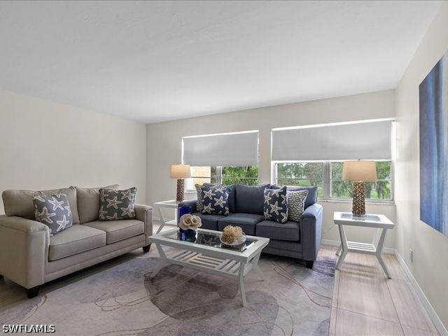 1084 Forest Lakes DR 7205, Naples, FL 34105