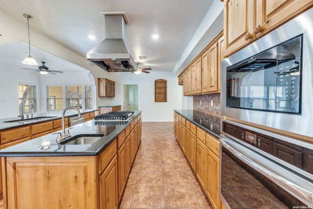 210 Yucca Cnyn, Spring Branch, TX 78070