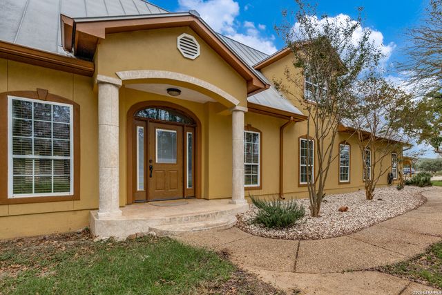 210 Yucca Cnyn, Spring Branch, TX 78070