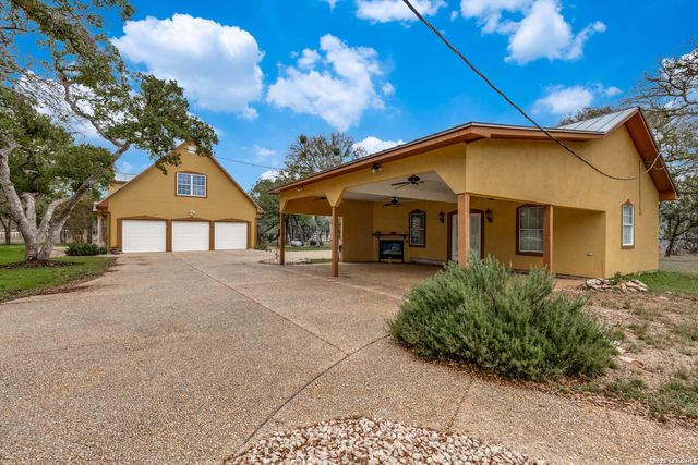 210 Yucca Cnyn, Spring Branch, TX 78070