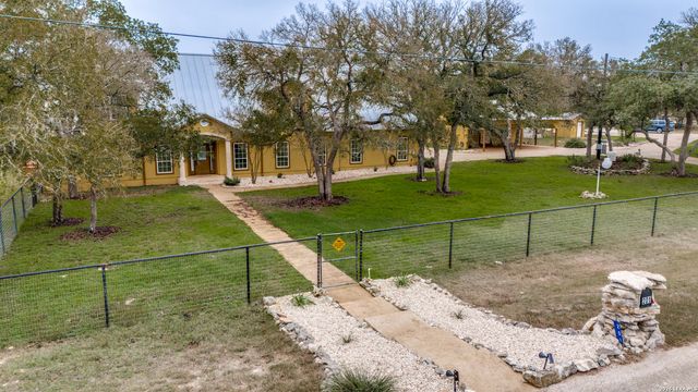 210 Yucca Cnyn, Spring Branch, TX 78070