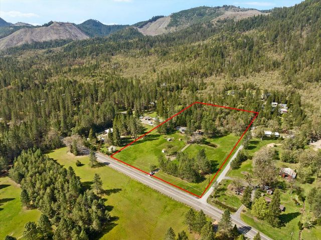 3200 Foots Creek Road, Gold Hill, OR 97525