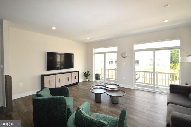 22790 TAWNY PINE SQ, Ashburn, VA 20148