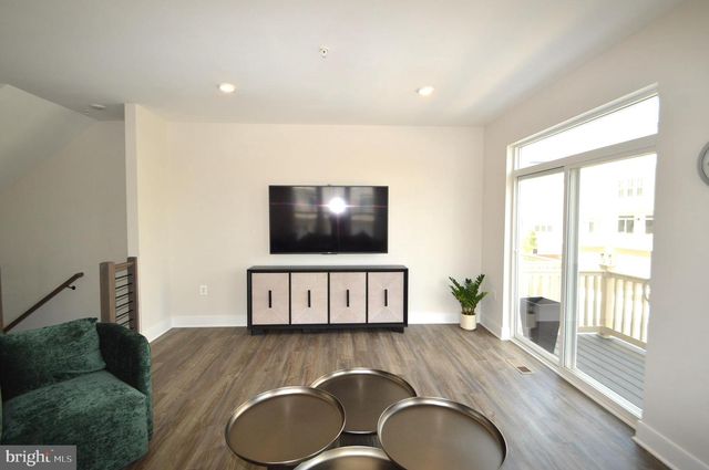 22790 TAWNY PINE SQ, Ashburn, VA 20148