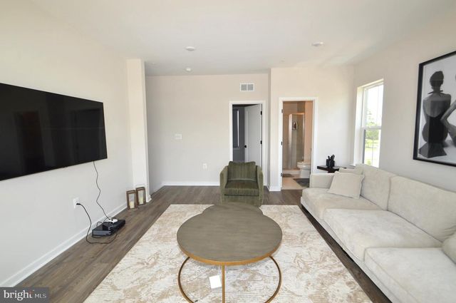 22790 TAWNY PINE SQ, Ashburn, VA 20148