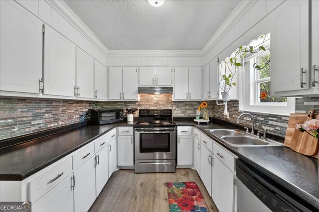 244 Deerwood Drive, Hinesville, GA 31313