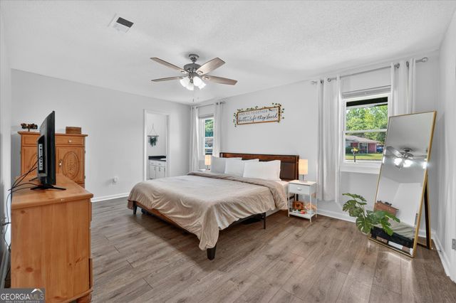 244 Deerwood Drive, Hinesville, GA 31313