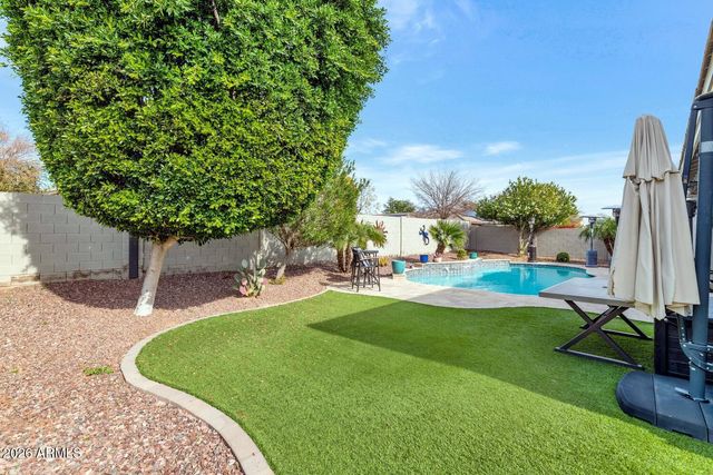 18340 W ONYX Avenue, Waddell, AZ 85355