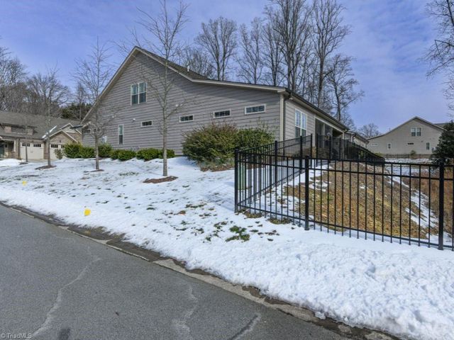 402 Kingsbridge Court, Greensboro, NC 27455