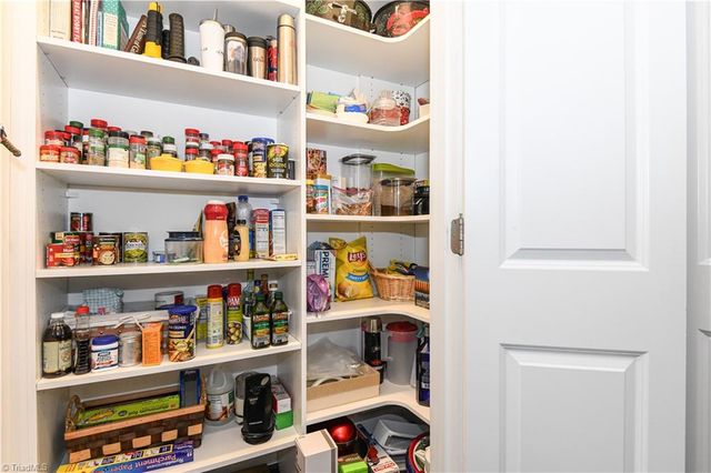 402 Kingsbridge Court, Greensboro, NC 27455