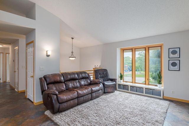 2840 Mayflower Avenue, Minnetonka, MN 55305