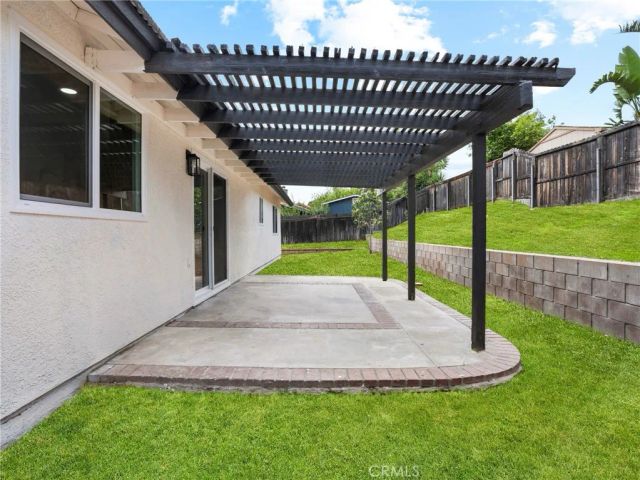2402 W Sunrise Drive, Rialto, CA 92377