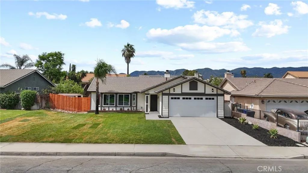 2402 W Sunrise Drive, Rialto, CA 92377
