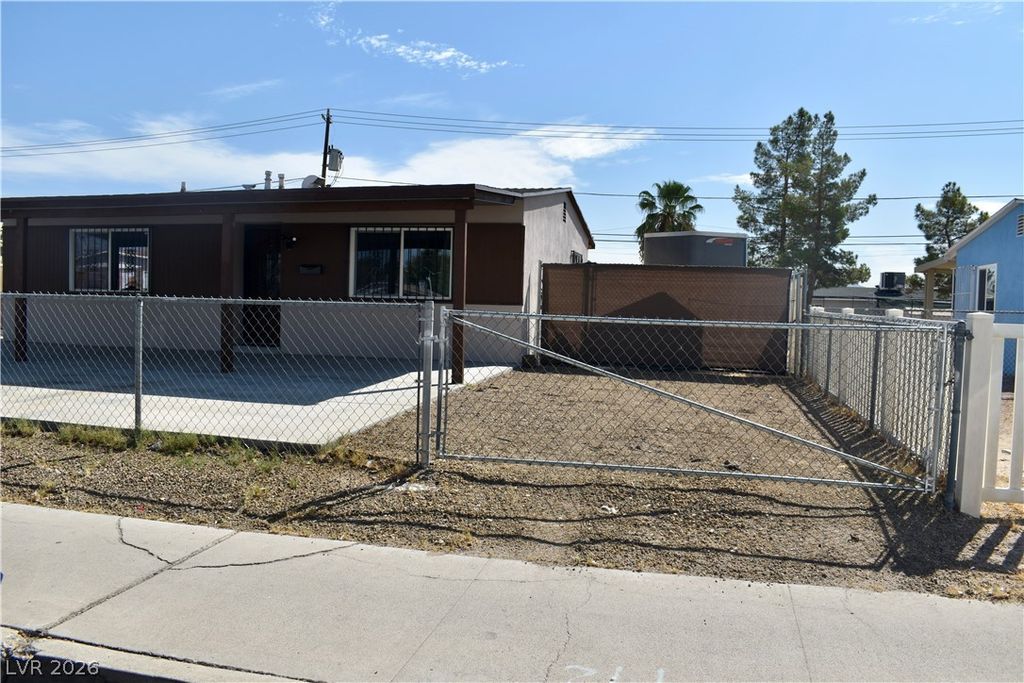 1952 H Street, Las Vegas, NV 89106 — photo 2