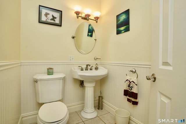10 Whispering Hollow Court, Cheshire, CT 06410