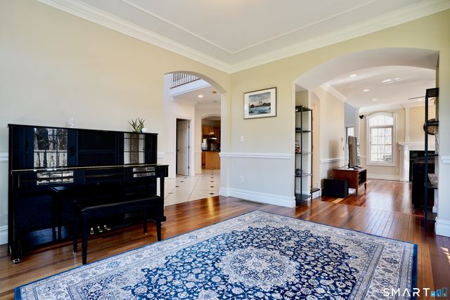 10 Whispering Hollow Court, Cheshire, CT 06410