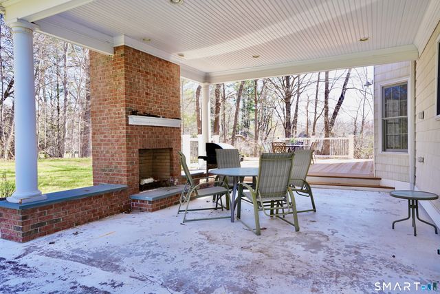 10 Whispering Hollow Court, Cheshire, CT 06410