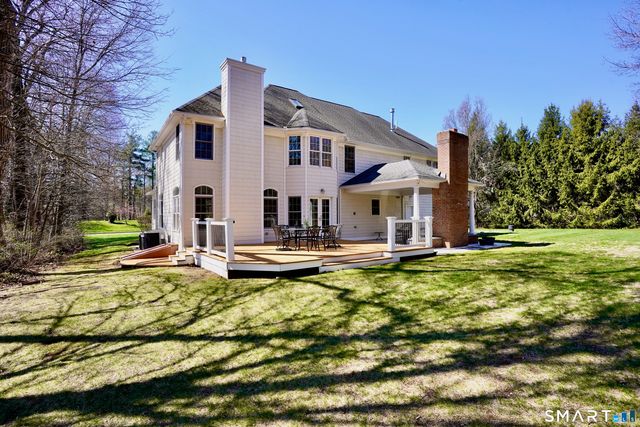 10 Whispering Hollow Court, Cheshire, CT 06410