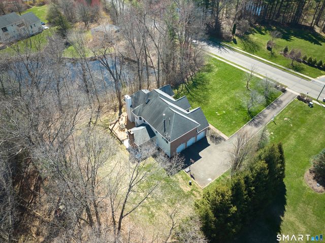 10 Whispering Hollow Court, Cheshire, CT 06410