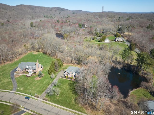 10 Whispering Hollow Court, Cheshire, CT 06410
