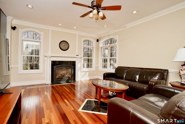 10 Whispering Hollow Court, Cheshire, CT 06410