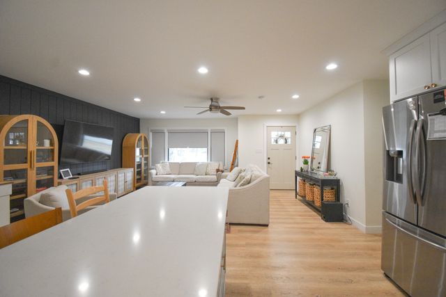 8634 Monfort Drive, St. John, IN 46373