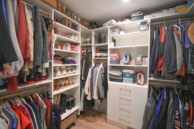 8634 Monfort Drive, St. John, IN 46373