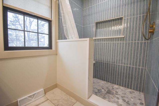 8634 Monfort Drive, St. John, IN 46373