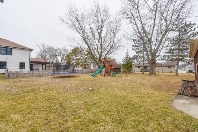 8634 Monfort Drive, St. John, IN 46373