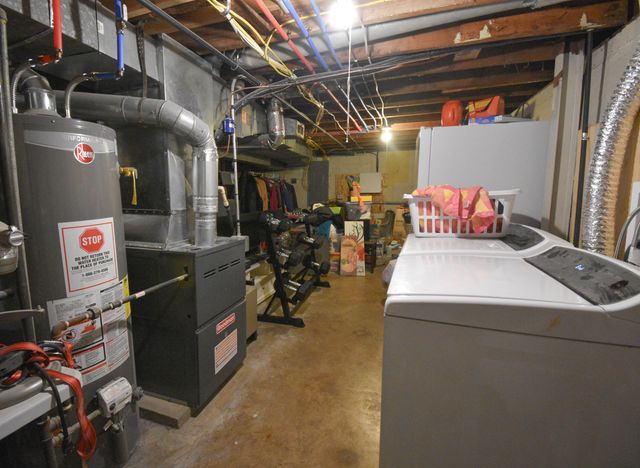 8634 Monfort Drive, St. John, IN 46373