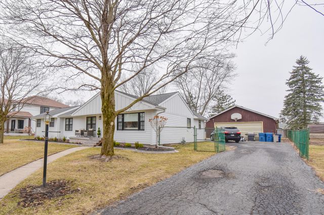 8634 Monfort Drive, St. John, IN 46373