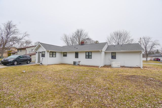 8634 Monfort Drive, St. John, IN 46373