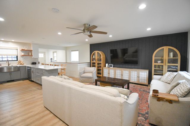 8634 Monfort Drive, St. John, IN 46373