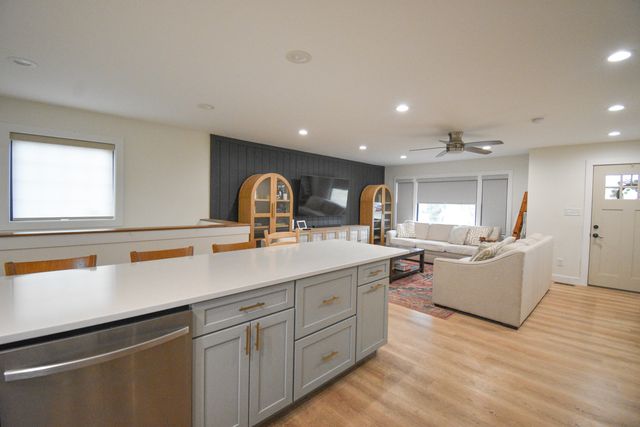 8634 Monfort Drive, St. John, IN 46373