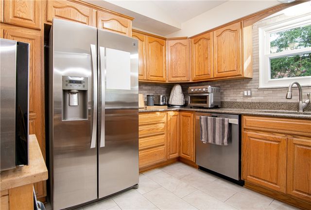 123 Rembrandt Dr, Twp Of But Se, PA 16002