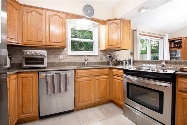 123 Rembrandt Dr, Twp Of But Se, PA 16002
