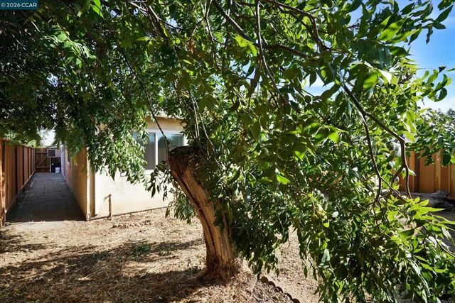 156 E Trident Dr, Pittsburg, CA 94565