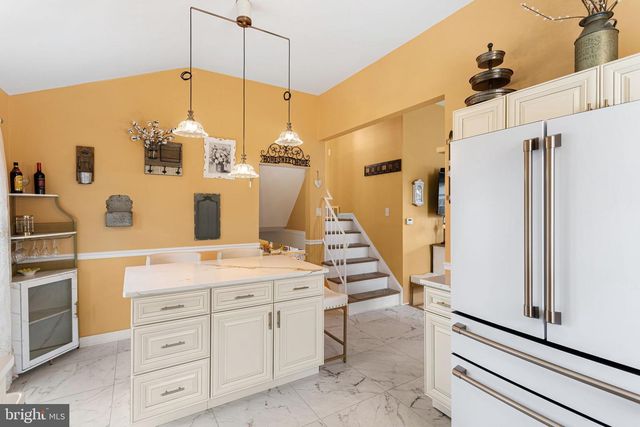 14 REEVES RD, West Deptford, NJ 08096