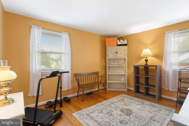 14 REEVES RD, West Deptford, NJ 08096