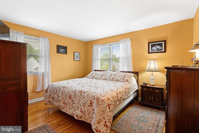 14 REEVES RD, West Deptford, NJ 08096